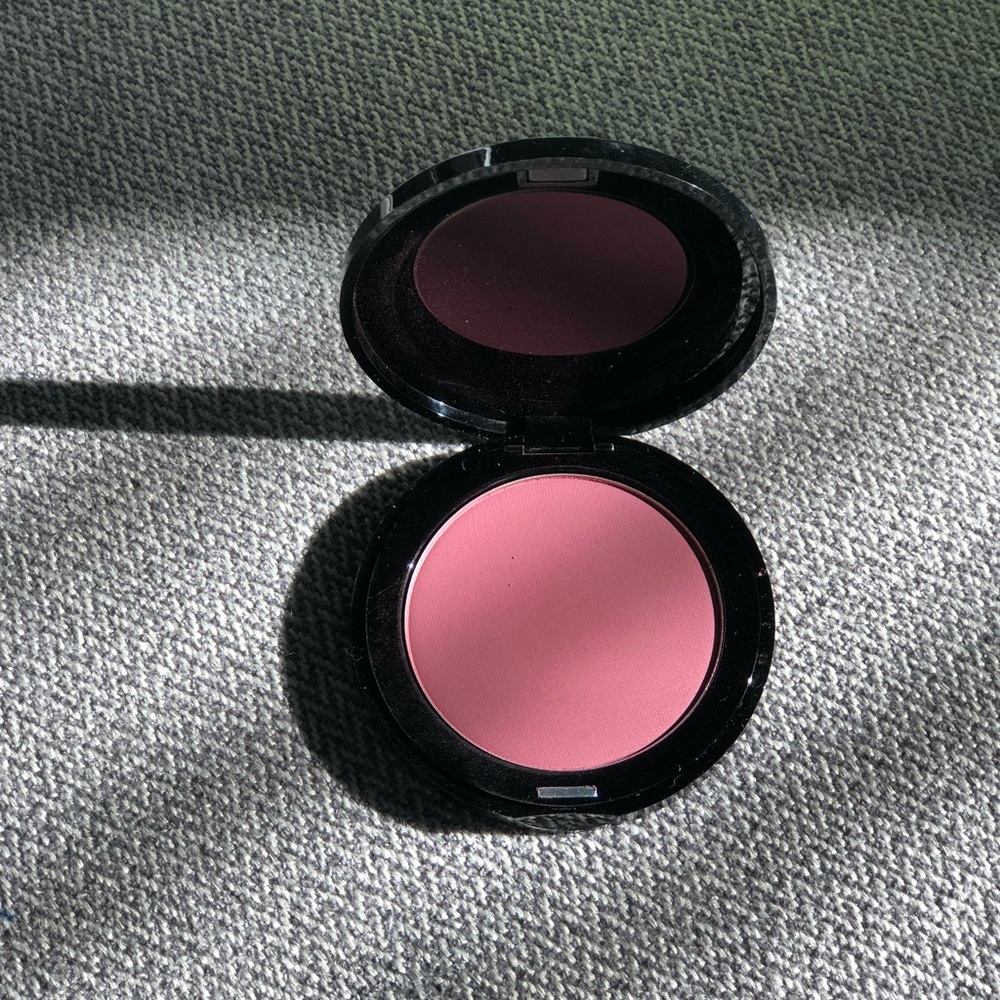 Sculpting blush
